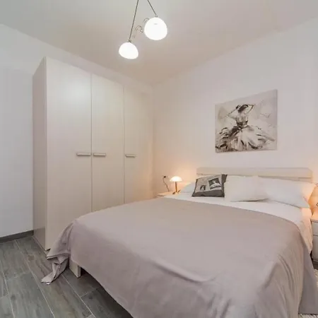 Apartment Anita - Six Bedroom With Private Pool And Terrace Gruda