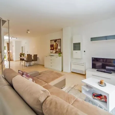 Anita - Six Bedroom With Private Pool And Terrace * Gruda