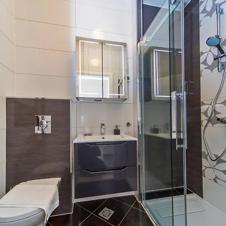 Anita - Six Bedroom With Private Pool And Terrace * 그루다