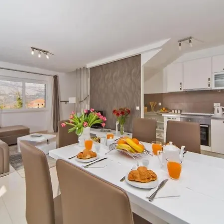 Anita - Six Bedroom With Private Pool And Terrace *
