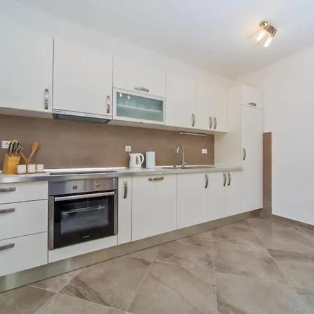 아파트 Anita - Six Bedroom With Private Pool And Terrace